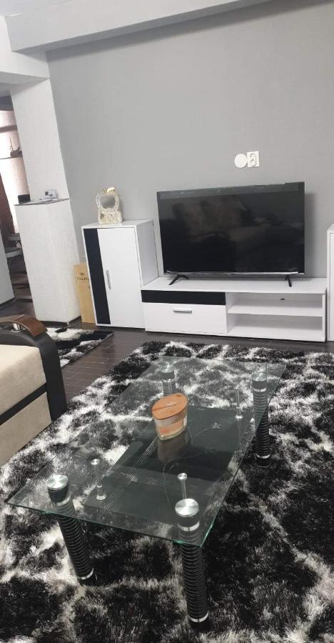 Апартаменты Jas Apartament Lupeni  Экстерьер фото